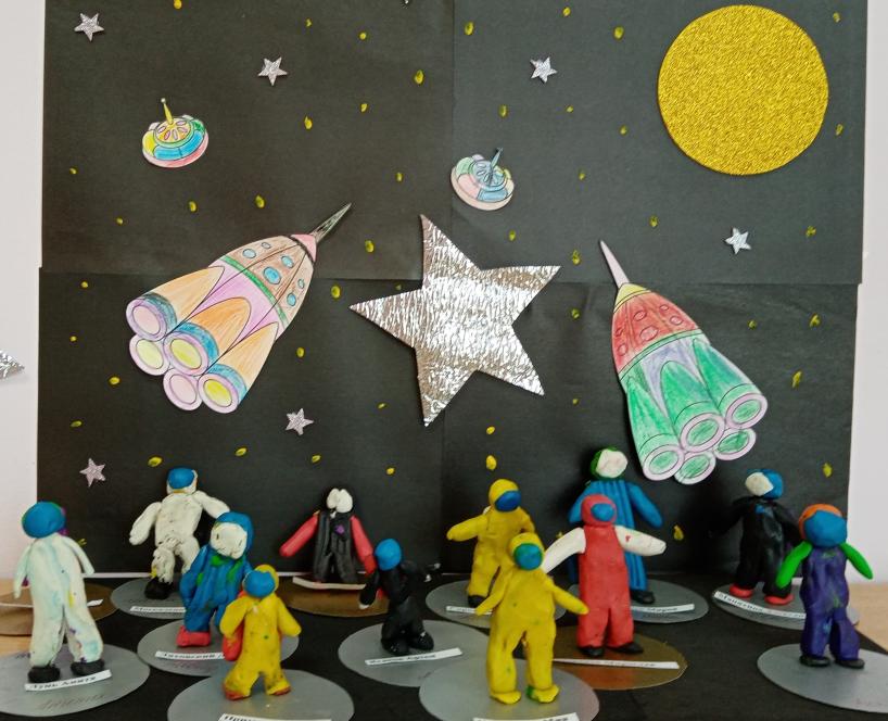 Оформление зала день космонавтики в детском саду